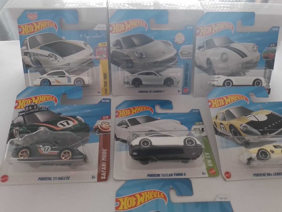 Hot Wheels Porsche 1/64 Mainline - Vários Modelos em Stock