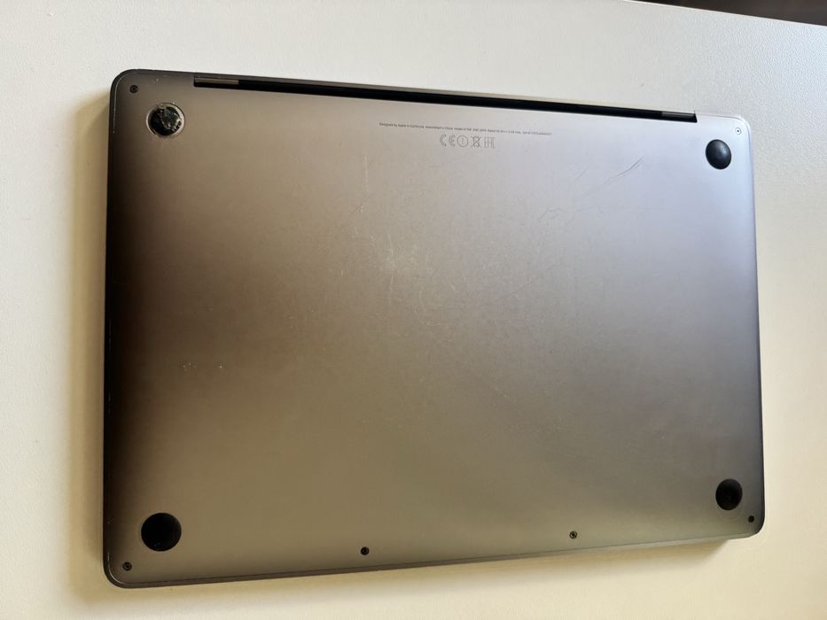 Macbook Pro 13 i5/8GB/256GB