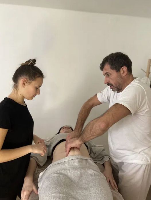 Курсы массажа центр Киева / школа массажа Aura Spa