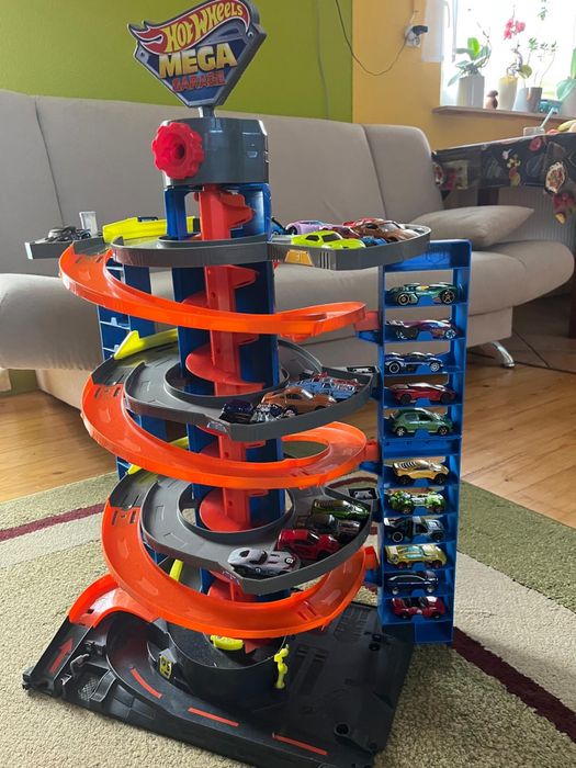 HOT WHEELS mega garaż