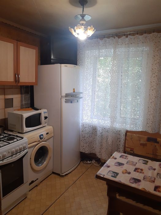 Продам 2-ую квартиру.Заводской район ,ост.конечная