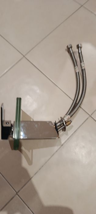 2 Torneiras de vidro para casa de banho