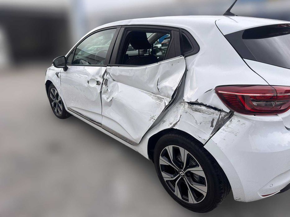 Renault Clio V 1.5 Blue dCi 101 cv de 2021 Salvado