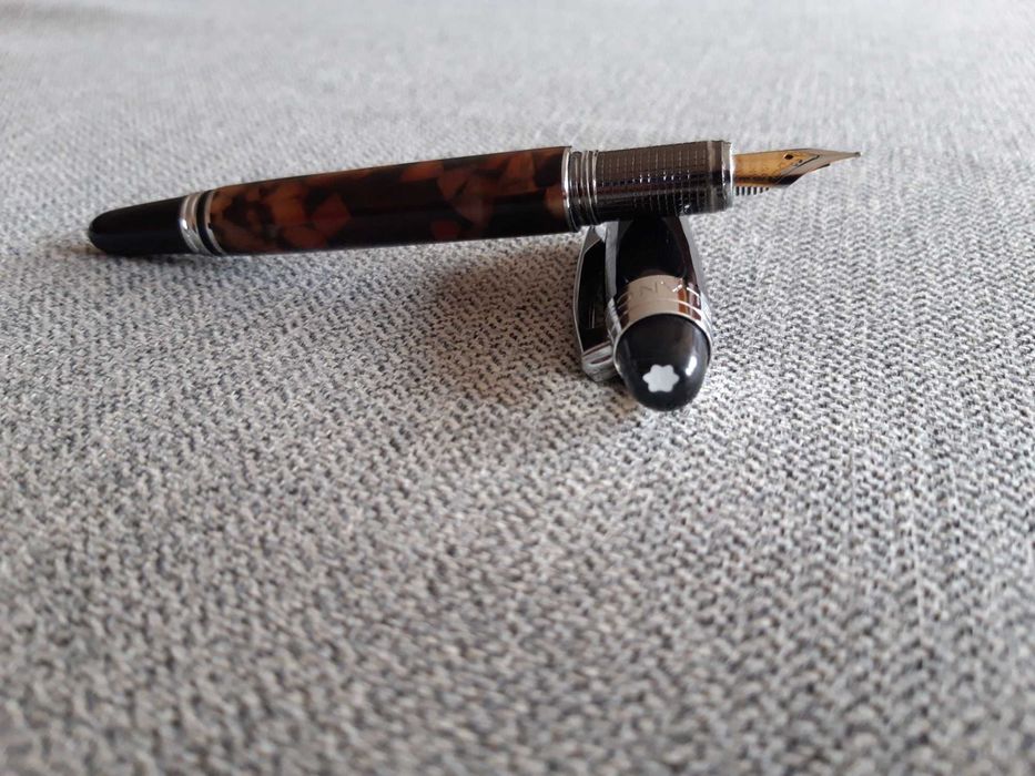 Caneta de tinta permanente MONTBLANC