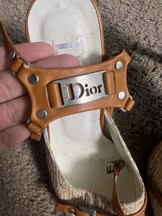 Жіночі туфлі Christian Dior з відкритою п’ятою