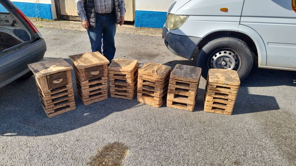 Banco típico alentejano cortiça ou móvel cortica