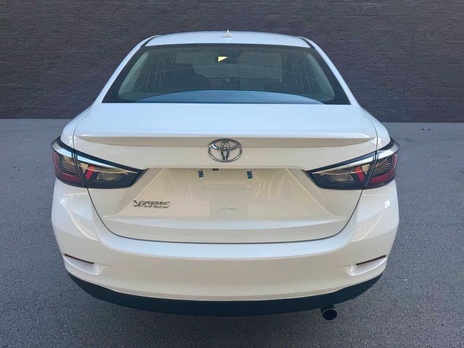 Toyota Yaris LE      2019