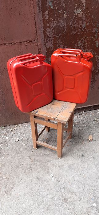 Канистры металлические ёмк.20л