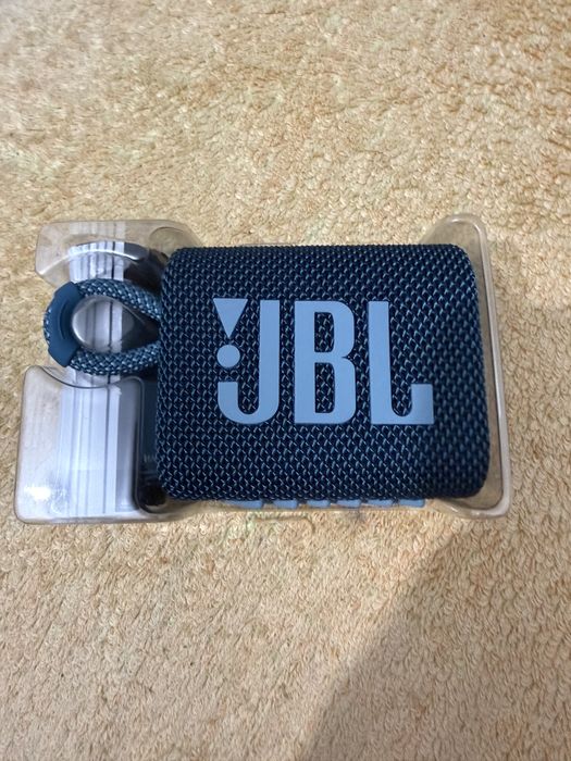 Coluna Bluetooth JBL Go 3 à venda.