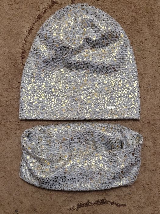 Шапка зі снудом в 2-х кольорах
