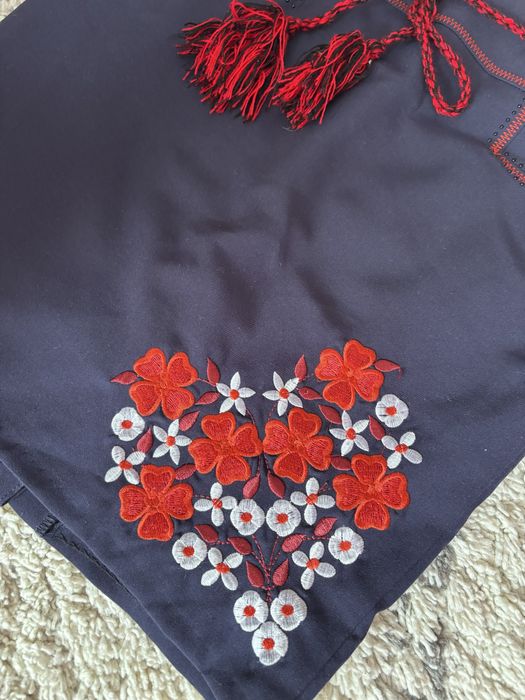 Вишита спідниця з поясом