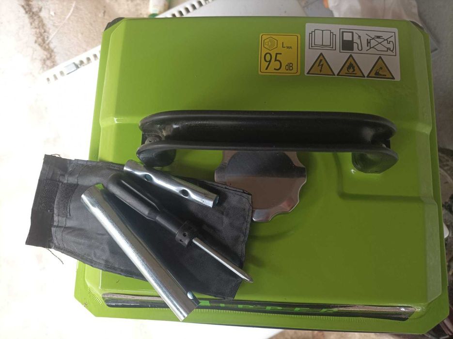 Інверторний генератор Zipper ZI-STE1100IV