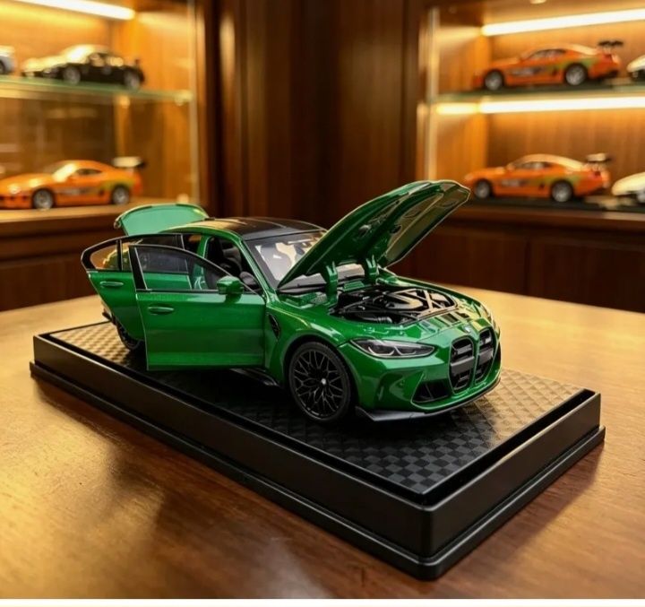 Модель BMW M3 CS LCI 1:32, темно-зелена