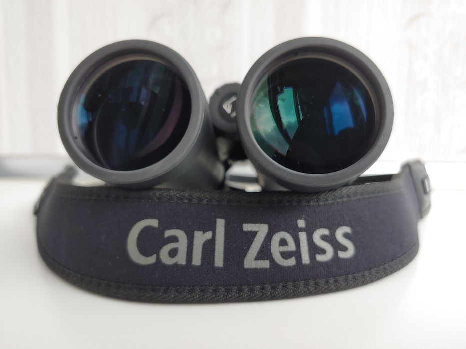 Біноклі ZEISS Conquest 15x45 T*  Bushnell ENGAGE 10x42