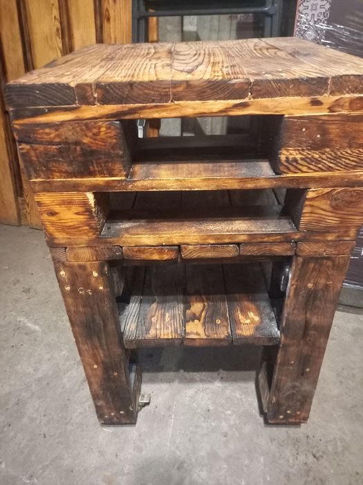 Тумба-стіл дерев'яна на колесах