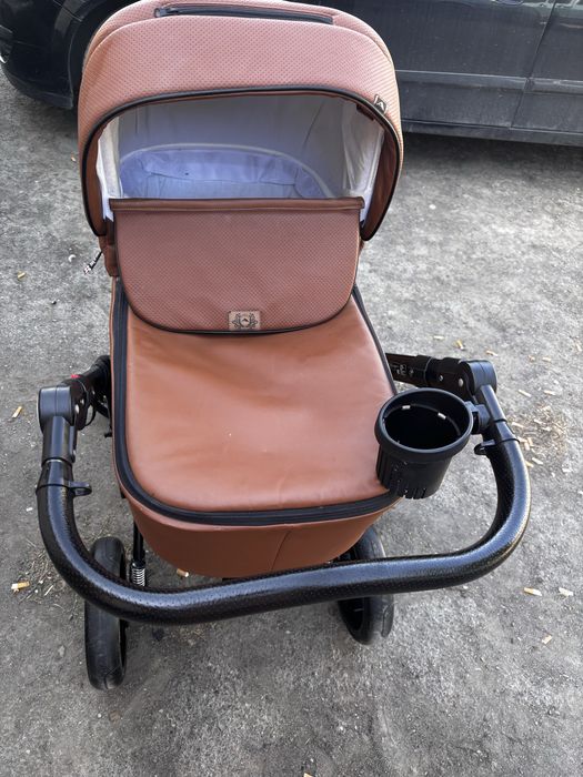 Продам коляску 2 в 1  adamex