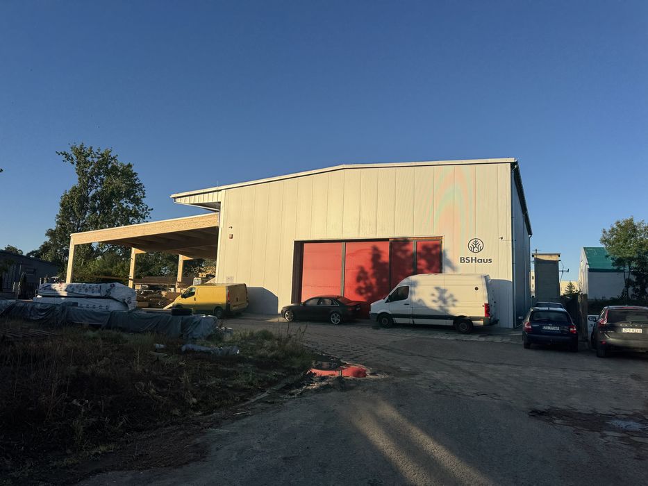 Sprzedam hale produkcyjno - magazynową