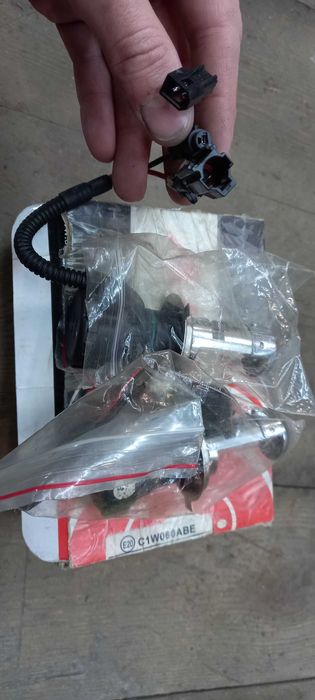 Ксенонова лампа Fantom H4 5000K Bixenon 35W (2 шт.)