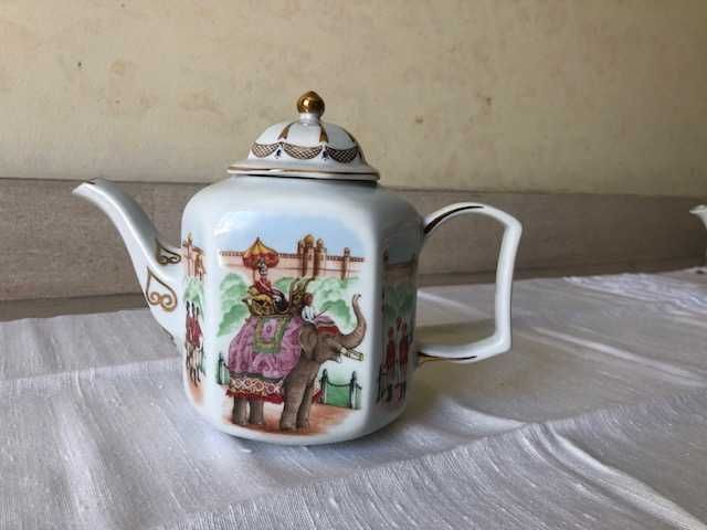 Teapots from the Tea Route64873894568579126