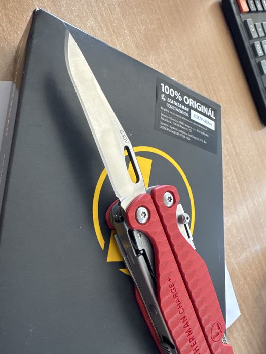 leatherman charge plus red g10