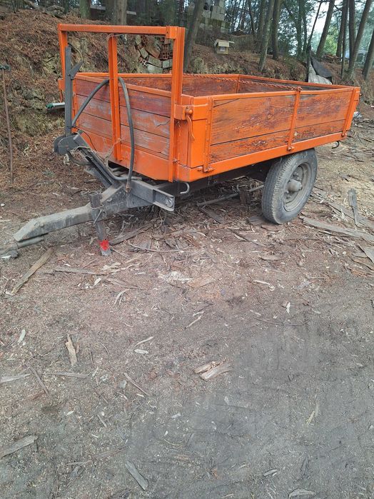 Vendo reboque para trator