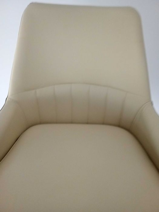 Urgente!!2 cadeiras poltronas de jantar elegantes