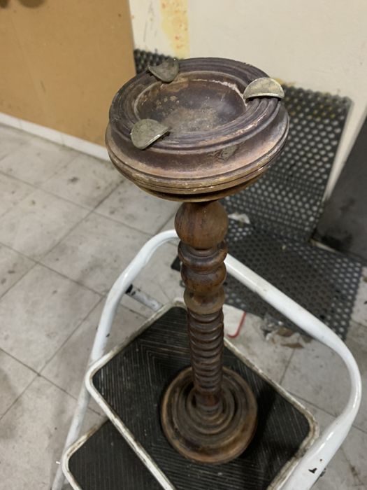 Cinzeiro de pé Alto sec XVII