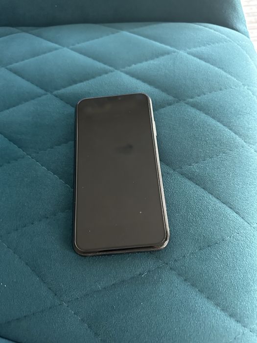 Продаю iPhone 11 в классическом чёрном цвете 128 ГБ