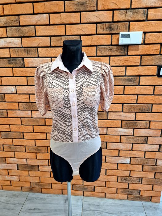 Koronkowe body na guziki