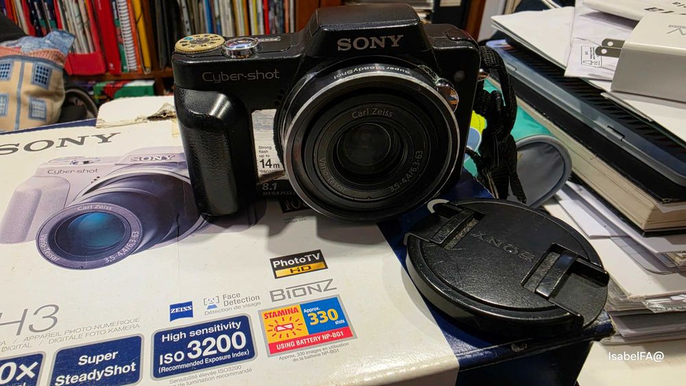 Máquina Fotográfica Compacta Sony Cyber-shot DSC-H3 (Super Zoom 10x / Caixa)
