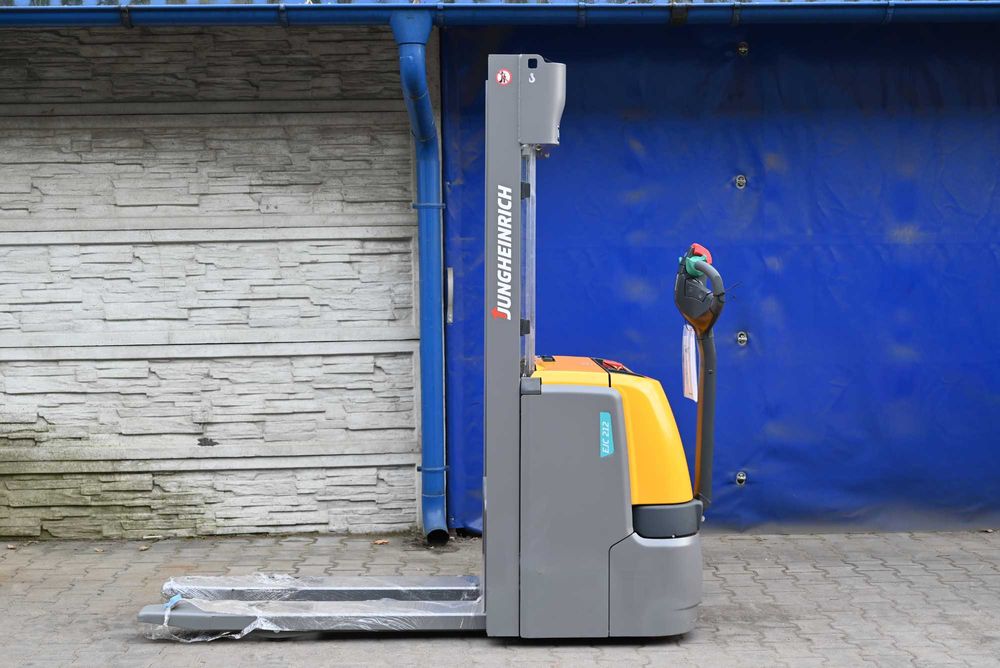 Paleciak elektryczny Jungheinrich EJC212  2017rok Nowa Bateria FHP 309