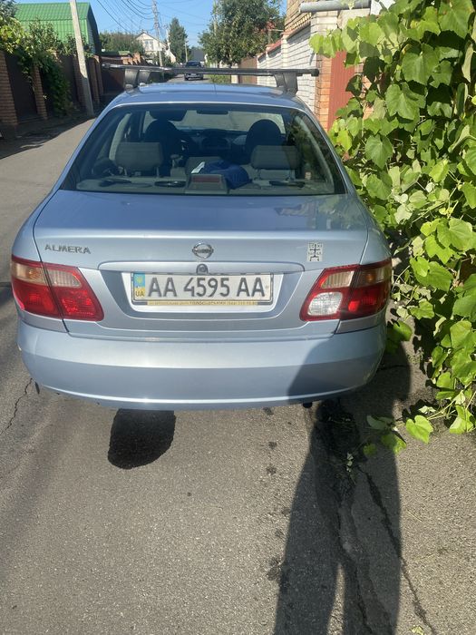 Nissan Almera (заводиться, їде)