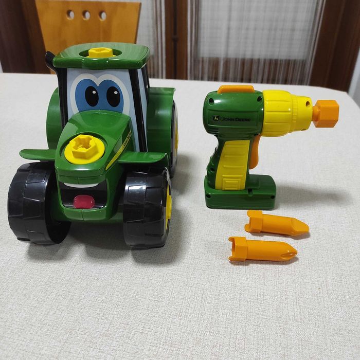 Constrói o trator Johnny