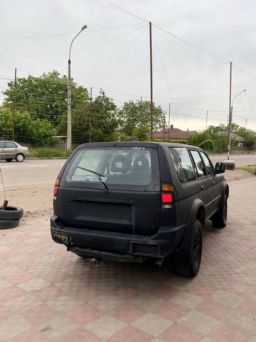 Mitsubishi Pajero Sport 2.5 tdi/повний привід