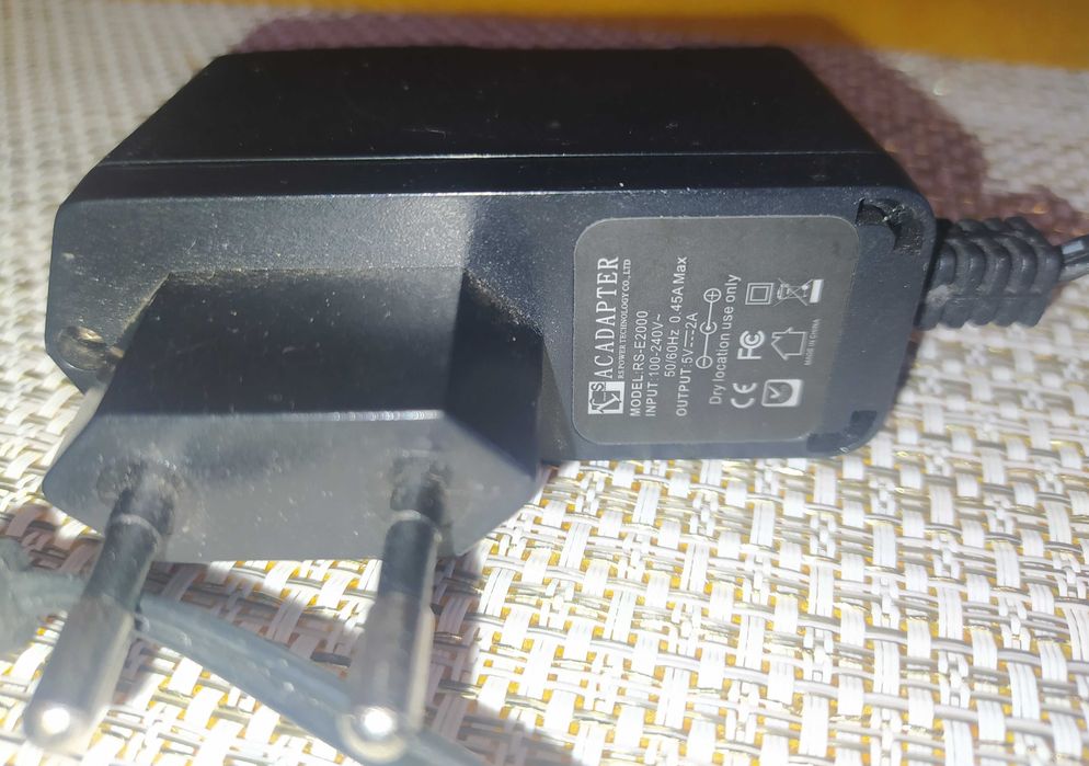 Zasilacze 5V 2A i 1A USB   3 SZTUKI