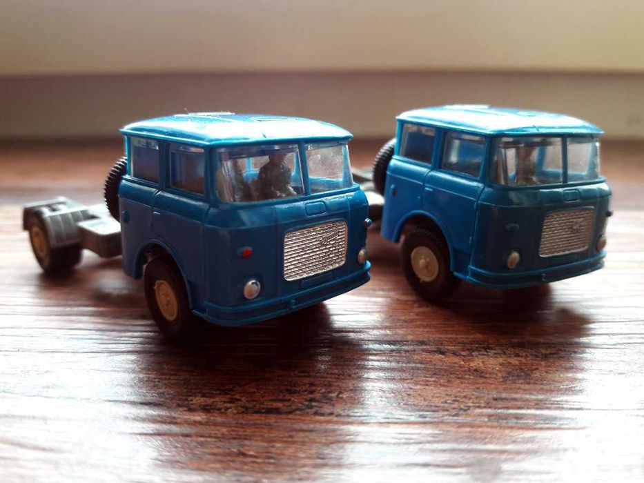 Модель грузового автомобиля - тягач SKODA 706 RT, масштаба 1/87,H0