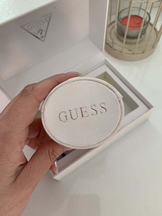 часы Guess