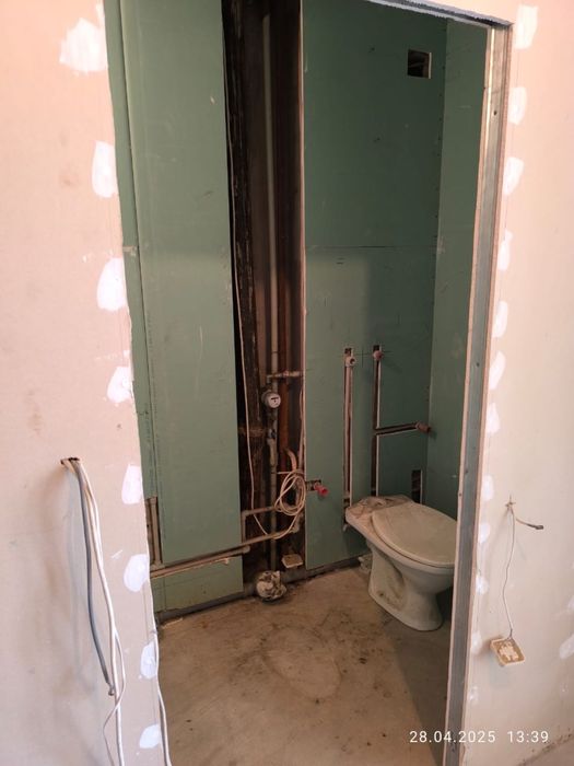 Продаж  1к.Калинова Косіора Правда