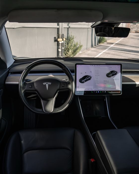 Tesla Model 3 Long-Range Dual Motor AWD