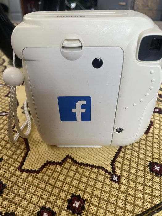 Продам Камера миттєвого друку Fujifilm Instax Mini 8 Smoky White