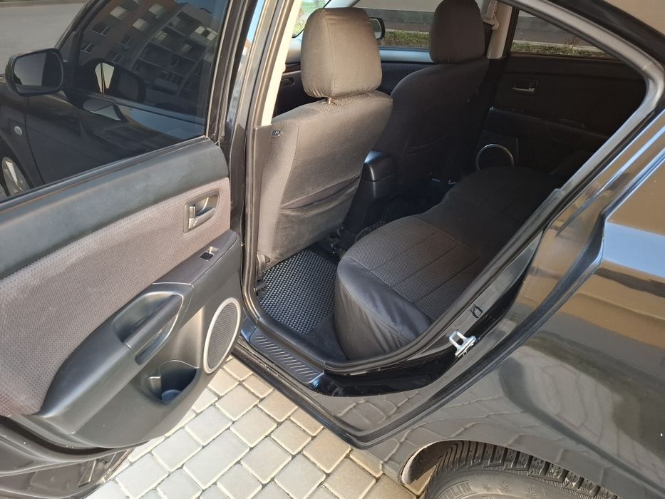 Мазда 3  MAZDA 3 автомат