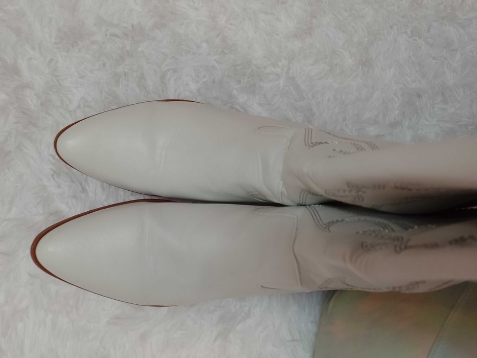 (41/42) Białe, haftowane Kozaki kowbojki, NOWE