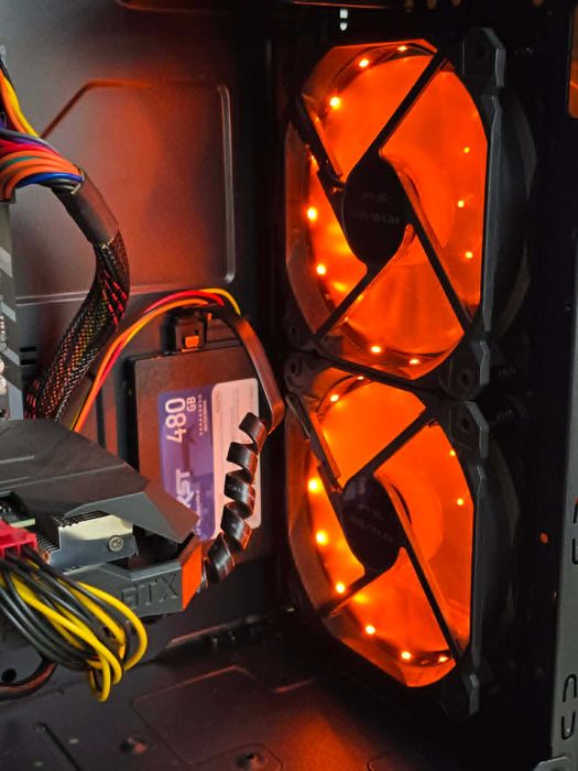 Komputer gamingowy (AMD Ryzen 7 2700X, GTX 1660 Super, RAM 16GB, SSD)