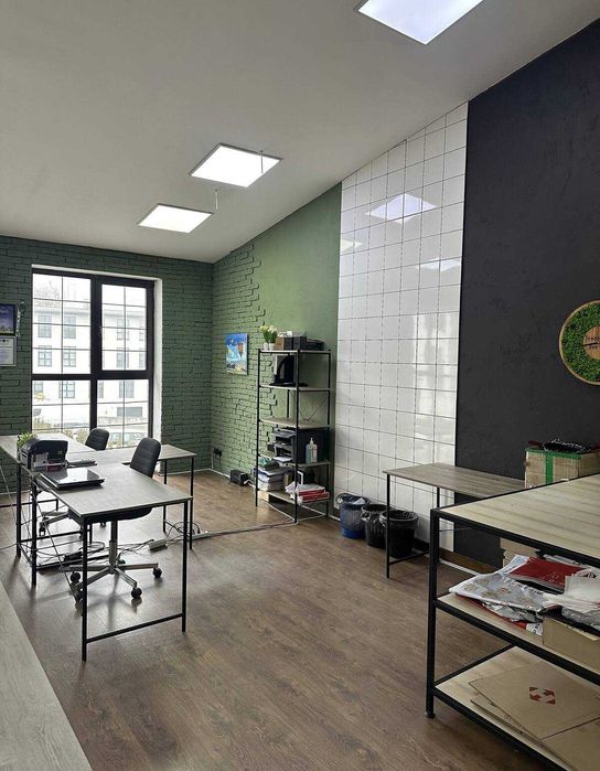 Продаж офісного приміщення 98.8 м2 вул Святослава Хороброго з ремонтом