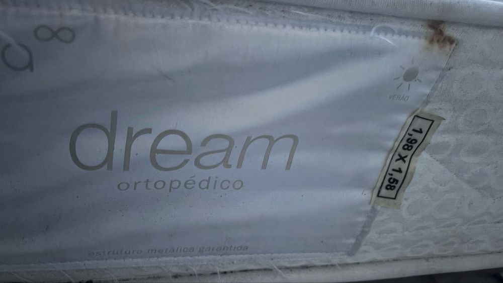 Cama estrado madeira + colchão area