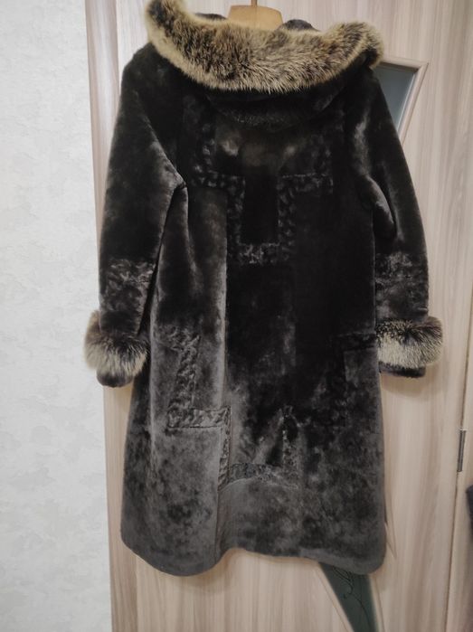 Продам шубу мутонову