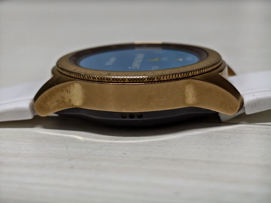 Samsung galaxy watch 42mm R810