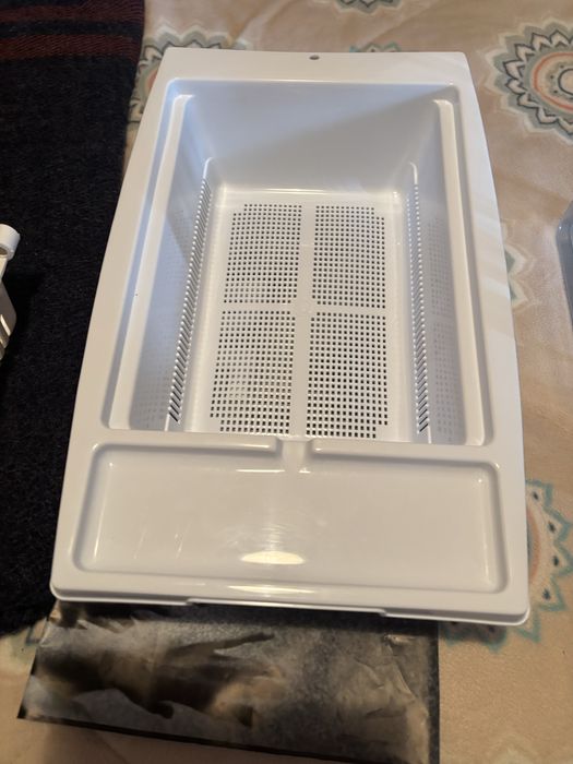 To ship kitchen utensils478311235306792962
