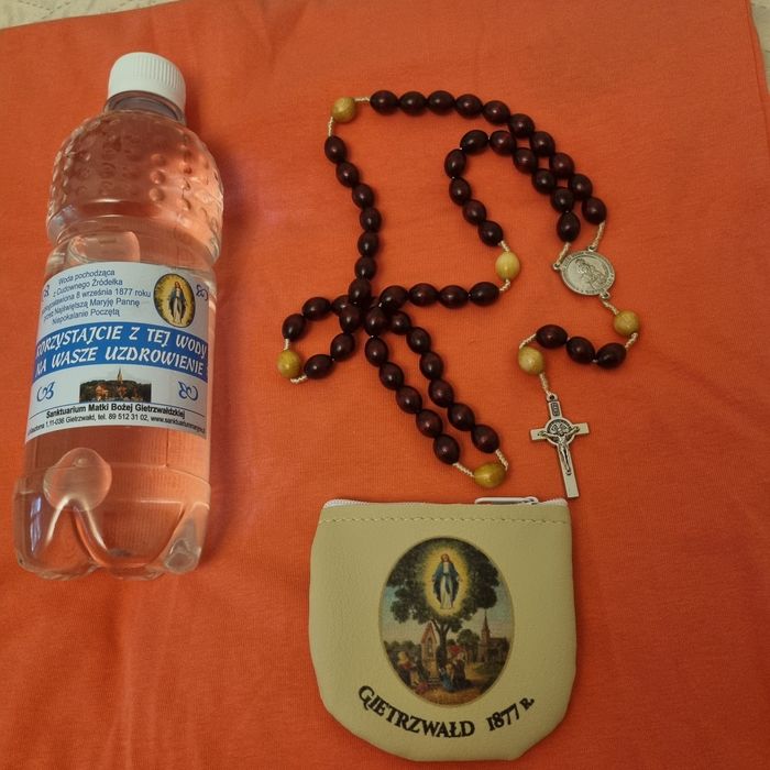 Różaniec Gietrzwałd + cudowna woda ze żródełka +