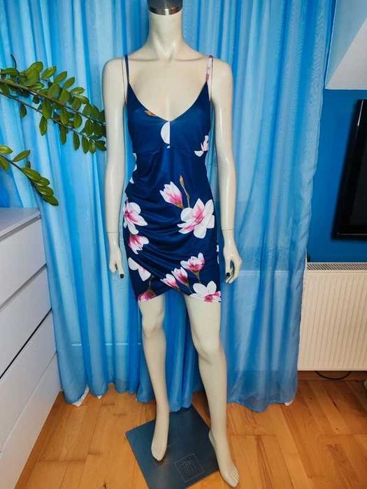 Granatowa dopasowana sukienka na ramiączka M/L (4)